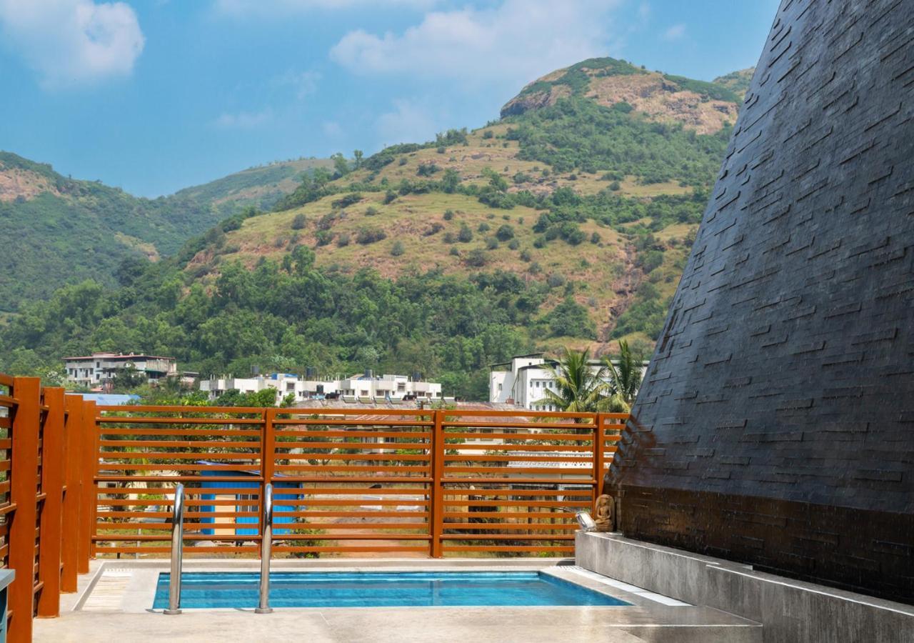 Saffronstays Urja, Lonavala - Private Villa With 2 Pools, Spa Room, Private Elevator & Waterfall Bagian luar foto