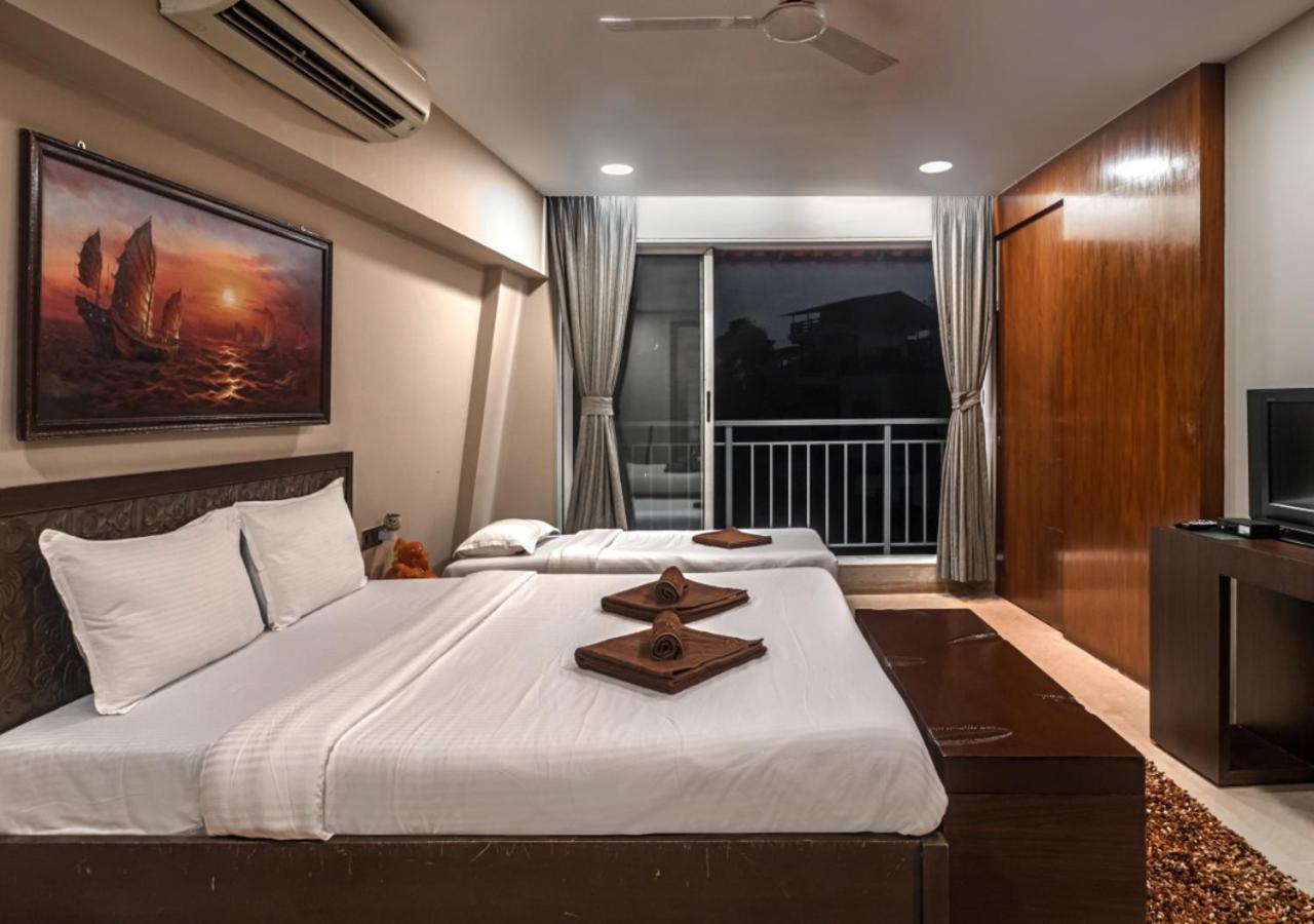 Saffronstays Urja, Lonavala - Private Villa With 2 Pools, Spa Room, Private Elevator & Waterfall Bagian luar foto